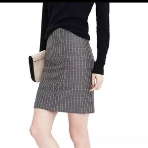 NEW!!! BANANA REPUBLIC NWT Grey Check Pencil Skirt